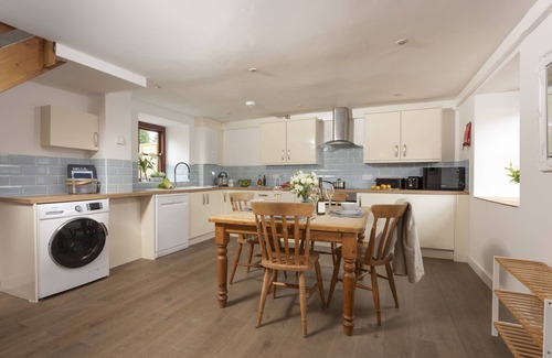 Crowlas Cabaña | The Old Hay Barn, Croft Hooper - a cottage that sleeps 4 guests in 2 bedrooms