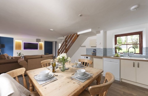 Crowlas Cabaña | The Old Hay Barn, Croft Hooper - a cottage that sleeps 4 guests in 2 bedrooms