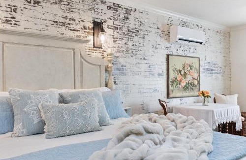 Azle Cama Y Desayuno | The Old Liberty Schoolhouse