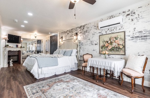 Azle Cama Y Desayuno | The Old Liberty Schoolhouse B&B