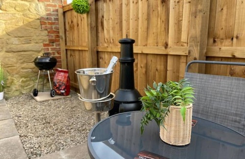 Stockton-on-Tees Casa | The Old Moat Barn - With Private Hot Tub