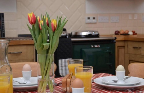 Nunney Casa | The Old Parlour