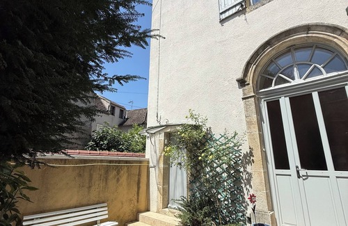 Avallon Apartamento | The old presbytery