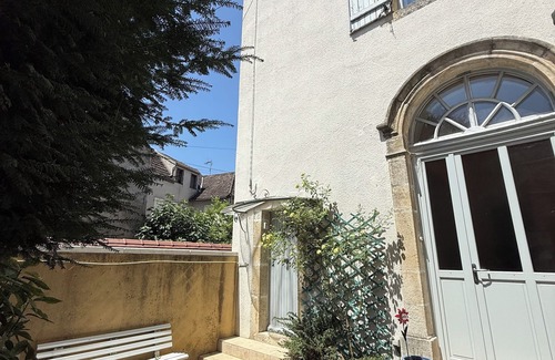 Avallon Apartamento | The old presbytery