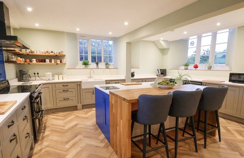 Denbigh Cabaña | THE OLD SCHOOL, pet friendly, character holiday cottage in Llansannan
