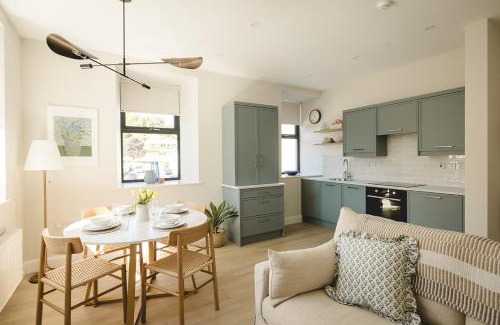 Donegal Apartamento | The Old Schoolhouse River View