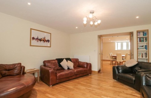 Radstock Casa | The Old Schoolrooms