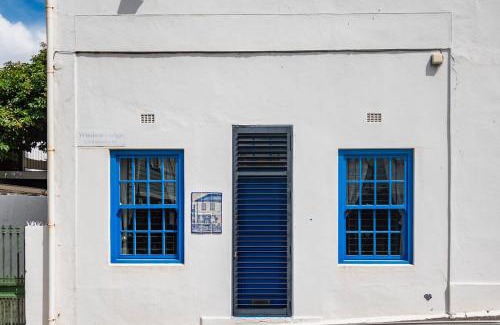 Trawal Apartamento | The Old Shop loft apt in the heart of Kalk Bay