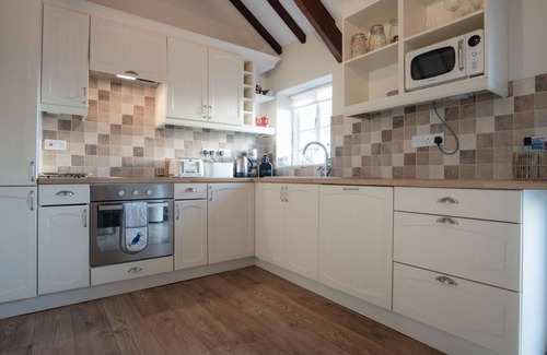 Angle Casa | The Old Stables - 3 Bedroom Cottage - Angle