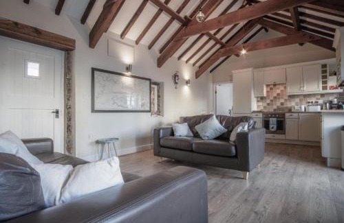 Angle Casa | The Old Stables - 3 Bedroom Cottage - Angle