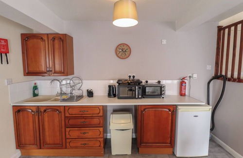 Skegness Cabaña | THE OLD STABLES, pet friendly in Burgh Le Marsh