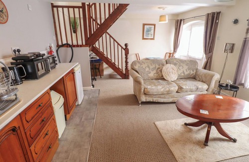 Skegness Cabaña | THE OLD STABLES, pet friendly in Burgh Le Marsh