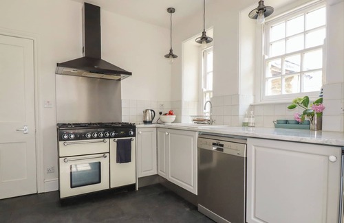 Morvah Cabaña | THE OLD VICARAGE, pet friendly, character holiday cottage in Morvah