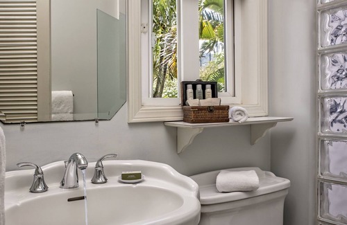 Wailuku Cama Y Desayuno | The Old Wailuku Inn at Ulupono