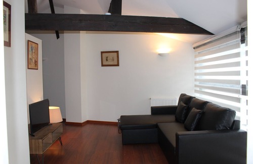 Lamure-sur-Azergues Casa | Les Vieux Murs, un gran apartamento con piscina de la planta