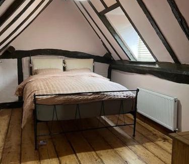 Warwick Town Centre Casa | The Old Warwick House
