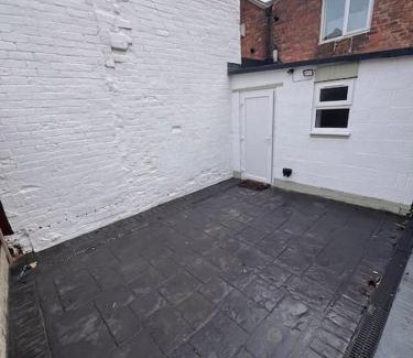 Warwick Town Centre Casa | The Old Warwick House