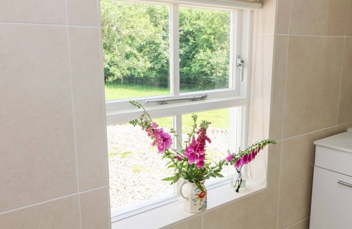 Shillelagh Cabaña | THE OLD WHITE COTTAGE, pet friendly in Shillelagh, County Wicklow