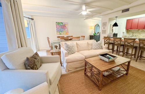 Saint Simons Island Casa | The Olive Shell- condo steps to the beach