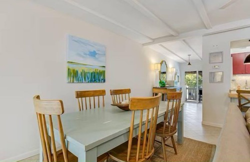 Saint Simons Island Casa | The Olive Shell- condo steps to the beach