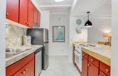 Saint Simons Island Casa | The Olive Shell- condo steps to the beach