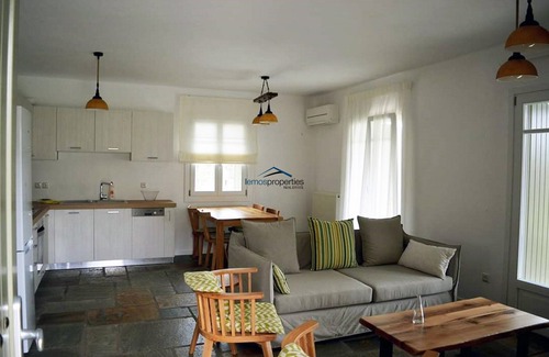 Kea Casa | La casa de piedra "Olivo" a 50 metros de la playa de Otzia.