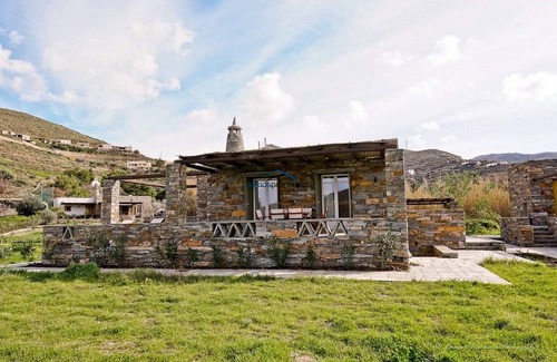 Kea Casa | La casa de piedra "Olivo" a 50 metros de la playa de Otzia.