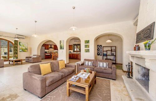 San Lawrenz Casa | The Olives Holiday Home