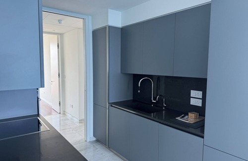 Neapolis Apartamento | The One Tower: Luxury Oceanfront 3BR with Panoramic Sea Views