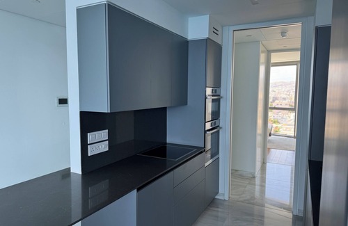 Neapolis Apartamento | The One Tower: Luxury Oceanfront 3BR with Panoramic Sea Views