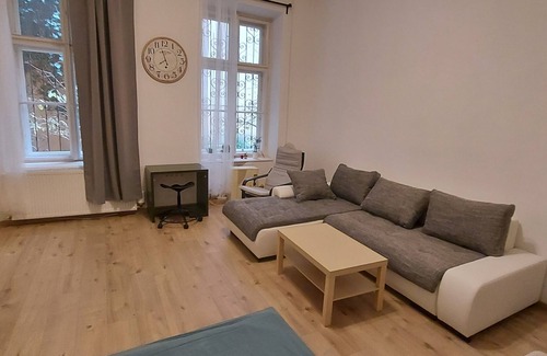 Corvin negyed Apartamento | The Only Way Is Up!