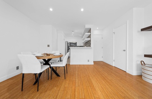North of Montana Apartamento | The Orchid-Charming 2BR Santa Monica Apartment with Pool, Jacuzzi & WiFi
