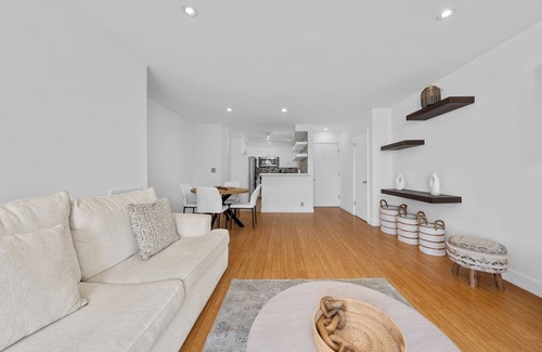 North of Montana Apartamento | The Orchid-Charming 2BR Santa Monica Apartment with Pool, Jacuzzi & WiFi