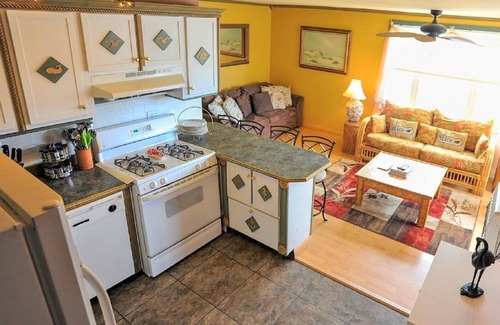 Dewey Beach Apartamento | Sea View Haven Pasos a la playa Apartamento de 2 dormitorios para familias / perros