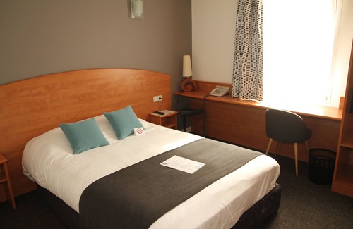 Bressuire Hotel | The Originals City, Plume Hôtel