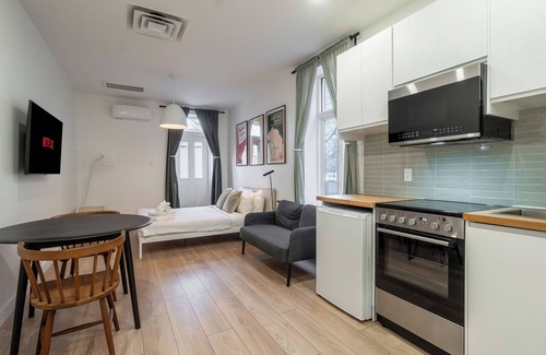 Plateau Mont Royal Apartamento | The Oscar Peterson Studio | AC | TV | Near a Metro