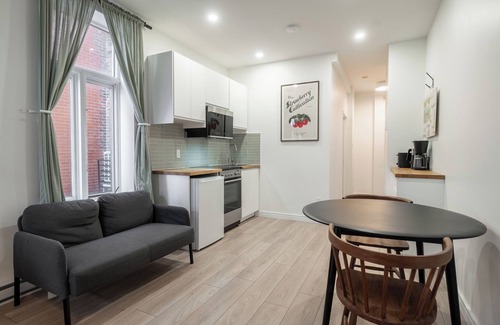 Plateau Mont Royal Apartamento | The Oscar Peterson Studio | AC | TV | Near a Metro
