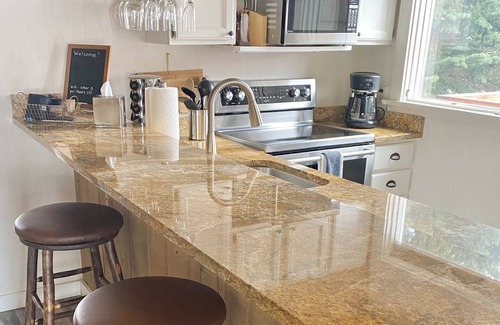Big Sky Meadow Village Condominio | The Otter: Big Sky Seasonal Pool, Hot Tub Golf Course