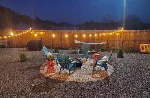 Kodak Cabina | The Outdoor Oasis –You Get $1089 Attraction Tickets per paid day, Dollywood Inc