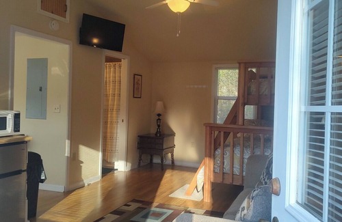 Matewan Apartamento | The Overlook at Hatfield Bottom, Matewan, WV. 1 mile from Devil Anse trailhead.