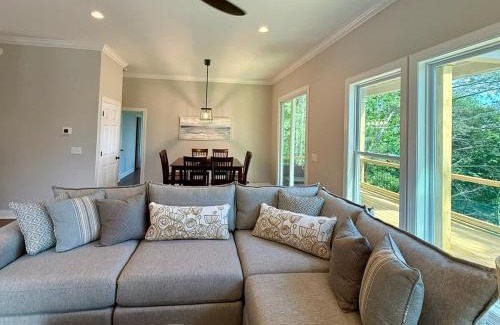Nebo Casa | The Overlook at Lake James