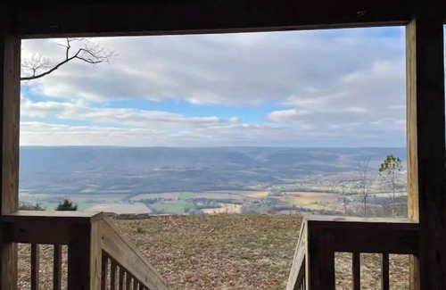 Dunlap Cabina | The Overlook Cabin: Breath-taking Views & King Bed