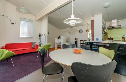 Oude-Tonge Casa | Artístico, casa luminosa con sala de estar arriba.