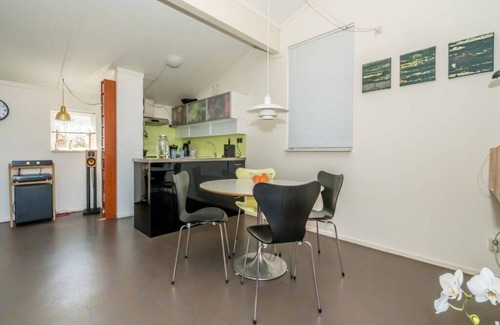 Oude-Tonge Casa | Artístico, casa luminosa con sala de estar arriba.