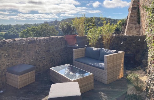 Sainte-Suzanne-and-Chammes Casa | The Passe-Muraille bed and breakfast