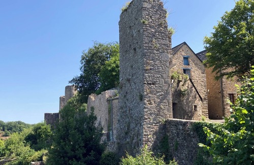 Sainte-Suzanne-and-Chammes Casa | The Passe-Muraille bed and breakfast