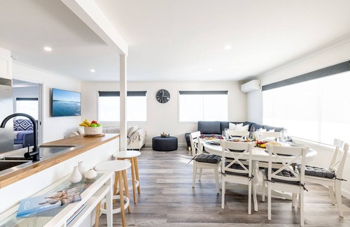 Anna Bay Casa | The Pacific Pearl,16 Pacific Avenue, Anna Bay - pet friendly, air con