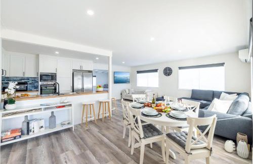 Anna Bay Casa | The Pacific Pearl,16 Pacific Avenue, Anna Bay - pet friendly, air con