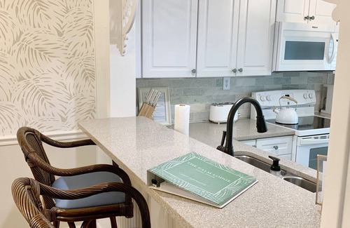 Sanibel Condominio | The Palm Lodge @ Loggerhead Cay 🐚 Beachside Accommodations 🐚 Pool & Pickleball