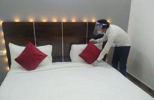 Amritsar Cama Y Desayuno | The Palm Tree -Family Stay
